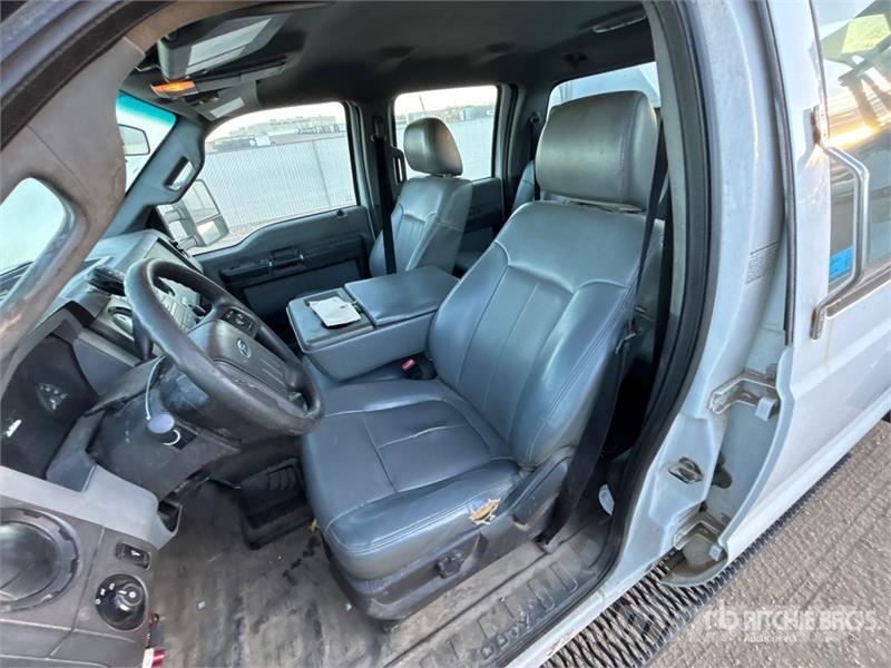 Ford F-550 XL 4x4 Crew Cab Service Truck Veicoli municipali