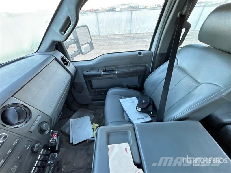 Ford F-550 XL 4x4 Crew Cab Service Truck Veicoli municipali