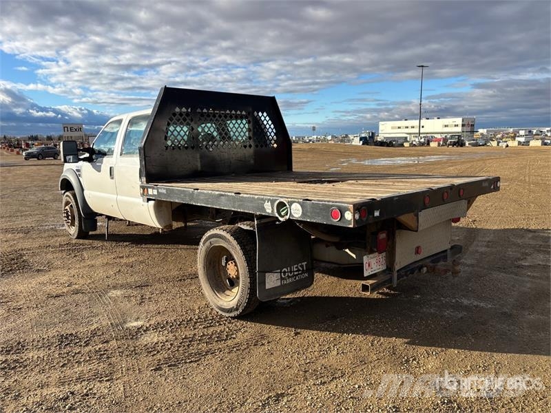 Ford F-550 XL 4x4 Crew Cab Flatbed Truck Platós / Ponyvás teherautók