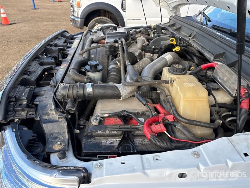 Ford F-550 XL 4x4 Crew Cab Utility Truck Pickup/Pritschenwagen
