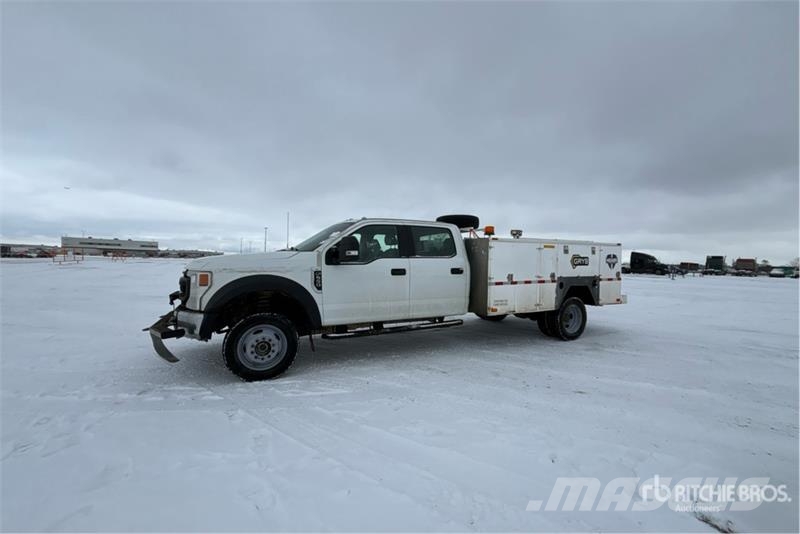 Ford F-550 XL 4x4 Crew Cab Utility Truck Prekucniki