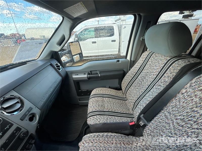 Ford F-550 XL 4x4 Crew Cab Utility Truck Pickup/Pritschenwagen