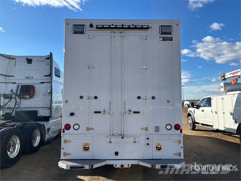 Ford F-550 XL 4x4 Crew Cab Utility Truck Pickup/Pritschenwagen
