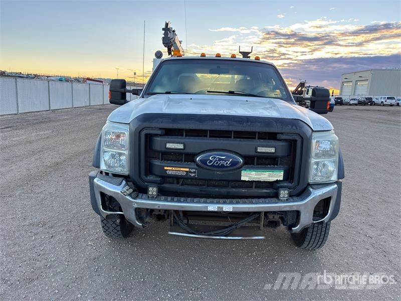 Ford F-550 XL 4x4 Crew Cab Service Truck Veicoli municipali