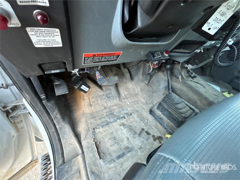 Ford F-550 XL 4x4 Crew Cab Service Truck Veicoli municipali