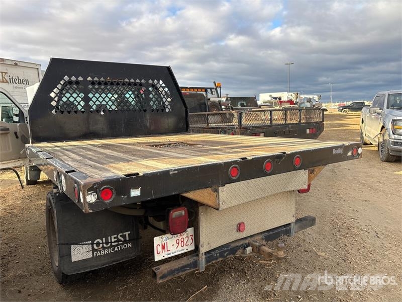 Ford F-550 XL 4x4 Crew Cab Flatbed Truck Platós / Ponyvás teherautók