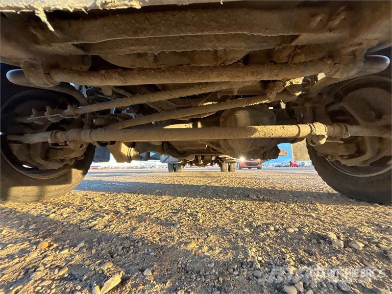 Ford F-550 XL 4x4 Extended Cab Waste Collection Truck شاحنات المخلفات