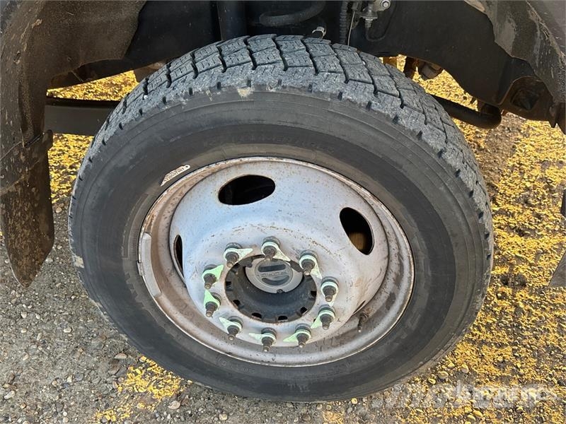 Ford F-550 XL 4x4 Extended Cab Waste Collection Truck شاحنات المخلفات