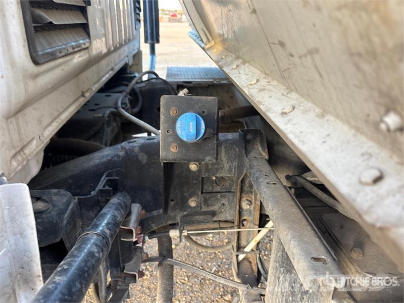Ford F-550 XL 4x4 Extended Cab Waste Collection Truck شاحنات المخلفات