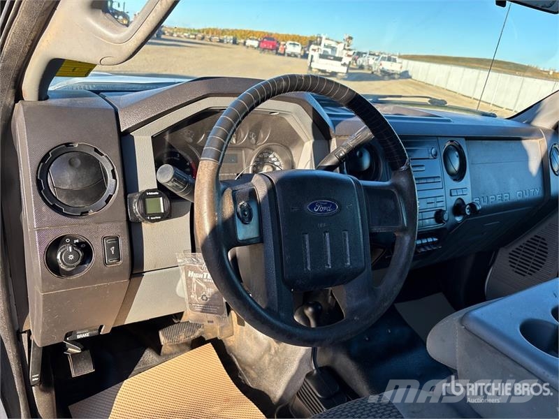 Ford F-550 XL 4x4 Mud Mixing Truck Andre lastbiler