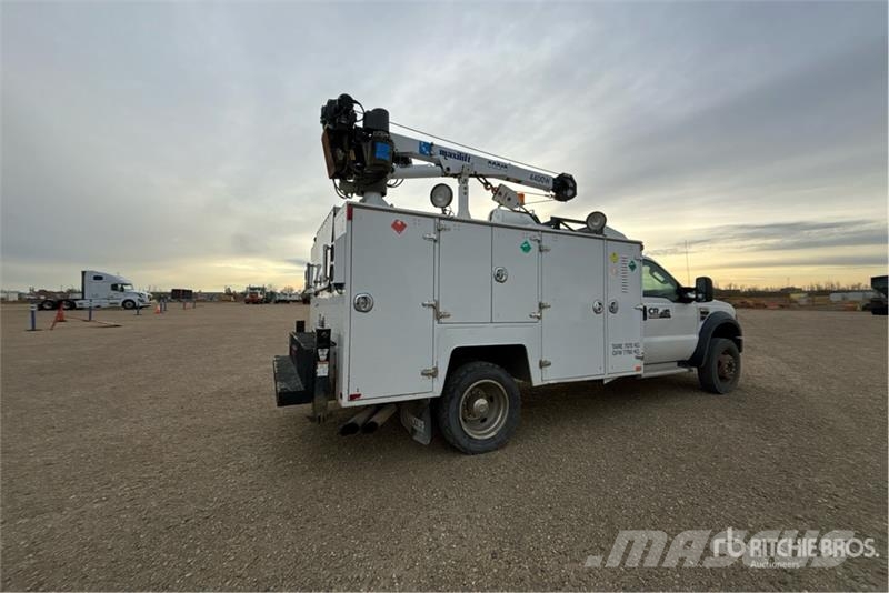Ford F-550 XL 4x4 Service Truck Camions et véhicules municipaux