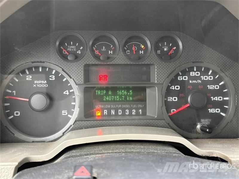 Ford F-550 XL 4x4 Service Truck Camions et véhicules municipaux