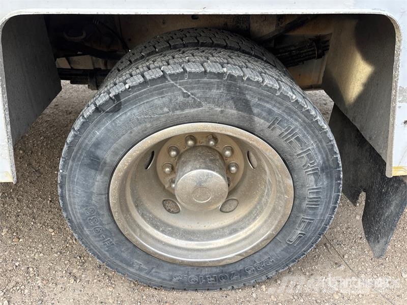 Ford F-550 XL 4x4 Service Truck Camions et véhicules municipaux
