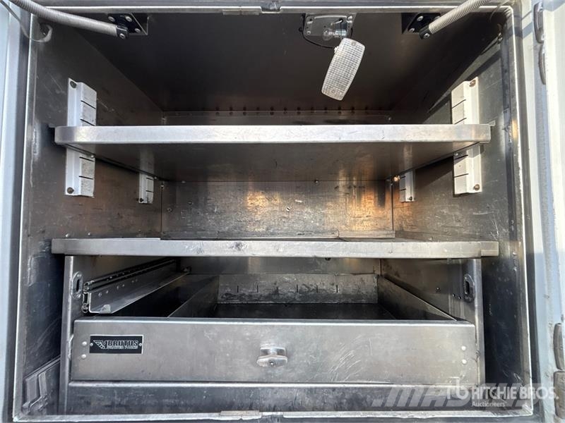 Ford F-550 XL 4x4 Service Truck Camions et véhicules municipaux