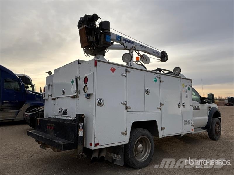 Ford F-550 XL 4x4 Service Truck Camions et véhicules municipaux