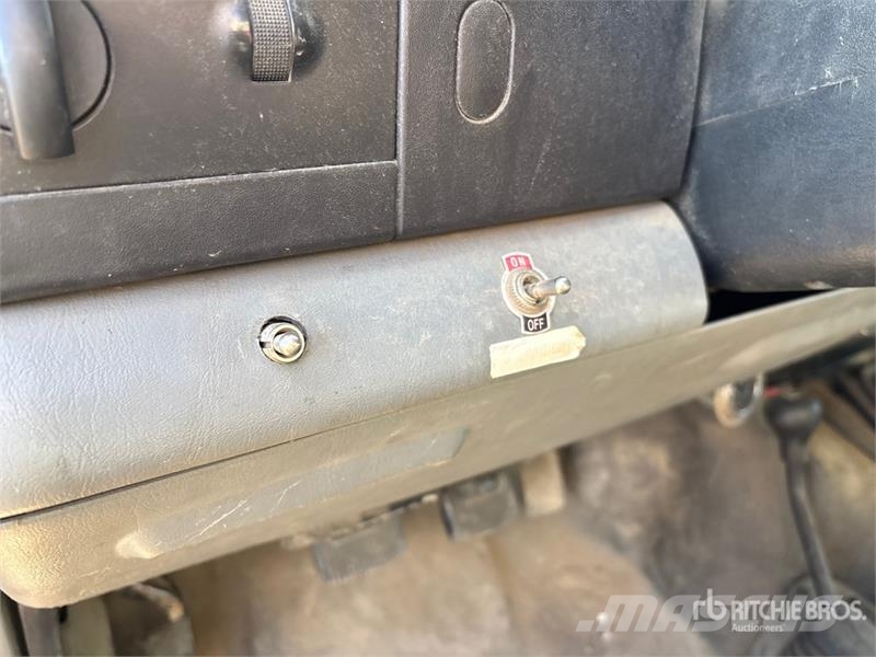 Ford F-550 XL 4x4 Utility Truck شاحنات خفيفة/مفصلية الجوانب