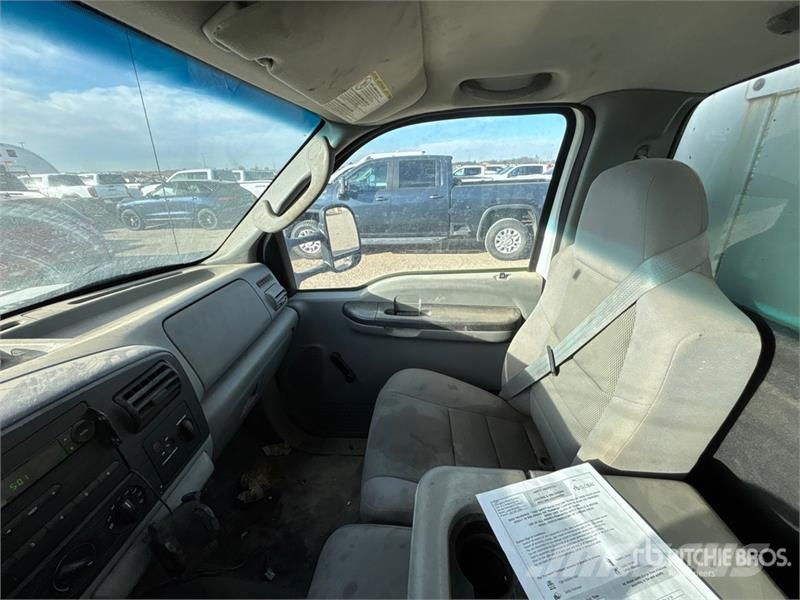 Ford F-550 XL 4x4 Utility Truck شاحنات خفيفة/مفصلية الجوانب
