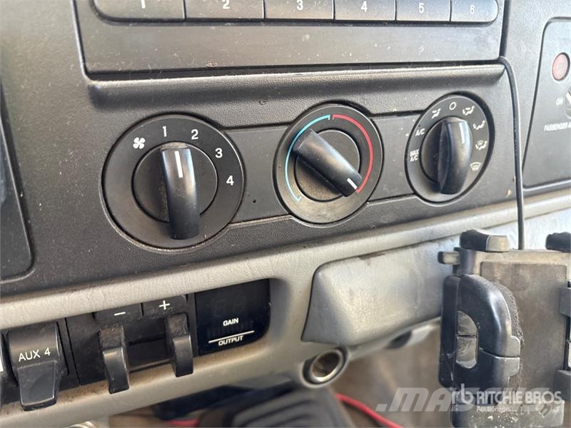 Ford F-550 XL 4x4 Utility Truck شاحنات خفيفة/مفصلية الجوانب