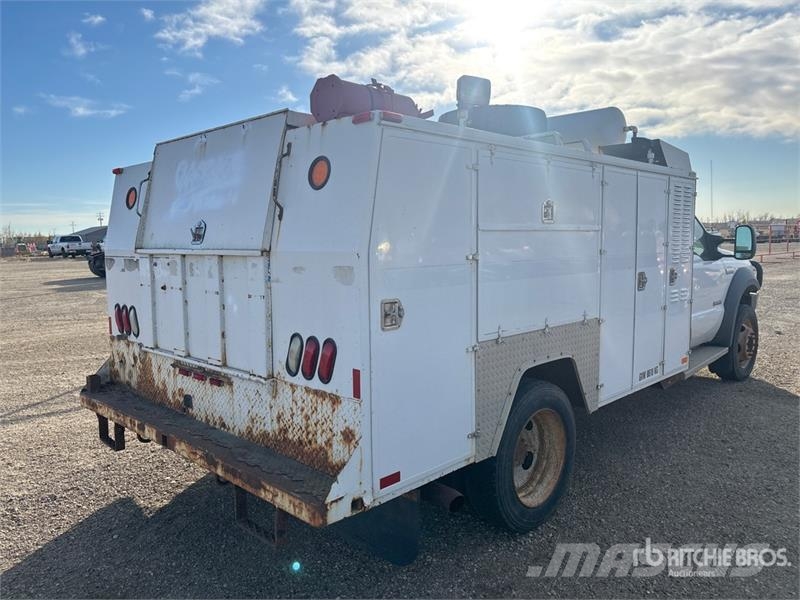 Ford F-550 XL 4x4 Utility Truck شاحنات خفيفة/مفصلية الجوانب