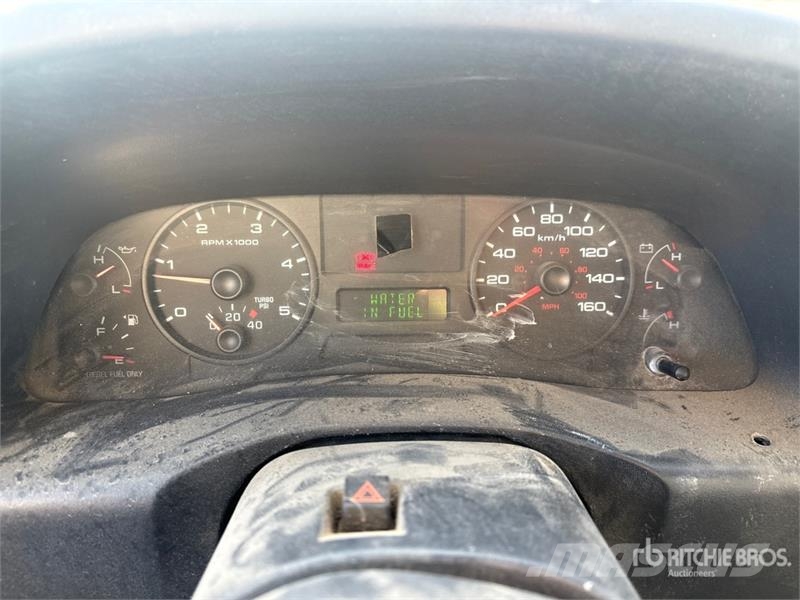 Ford F-550 XL 4x4 Utility Truck شاحنات خفيفة/مفصلية الجوانب