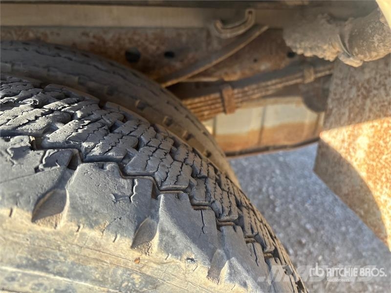 Ford F-550 XL 4x4 Utility Truck شاحنات خفيفة/مفصلية الجوانب