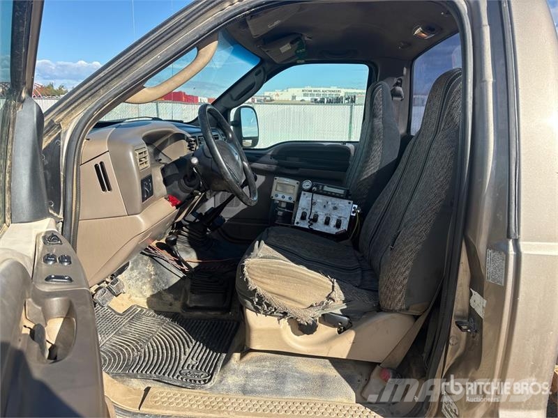 Ford F-550 XLT 3100 L 4x4 Pressure Truck Anders