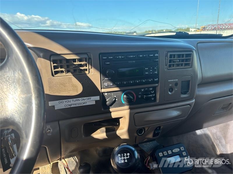 Ford F-550 XLT 3100 L 4x4 Pressure Truck Anders