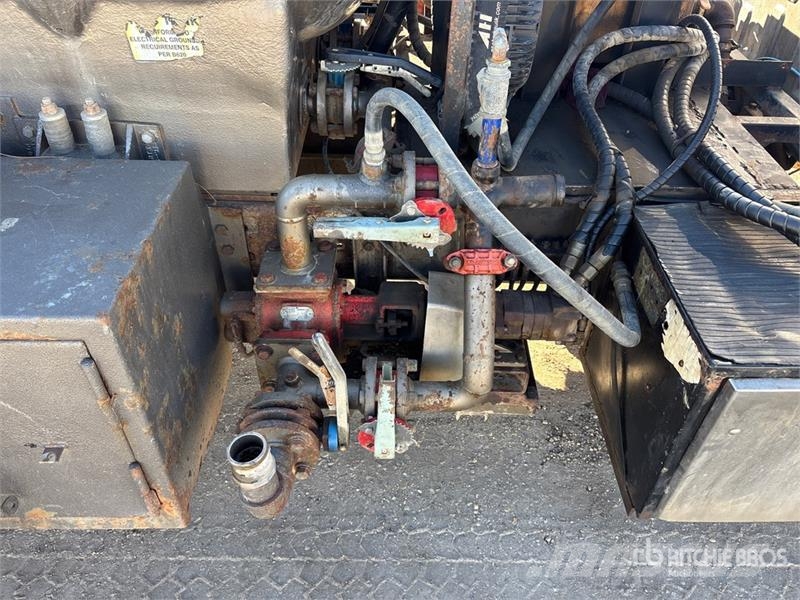 Ford F-550 XLT 3100 L 4x4 Pressure Truck Anders