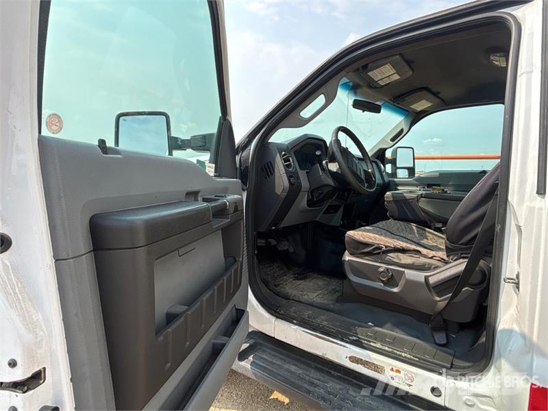 Ford F-550 XLT 4x2 Service Truck Komunalna vozila za opštu namenu