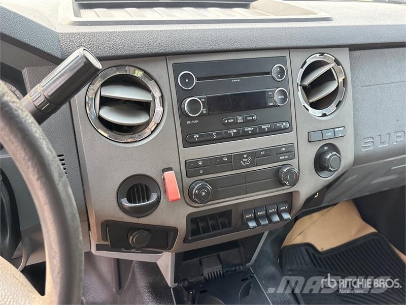 Ford F-550 XLT 4x2 Service Truck Komunalna vozila za opštu namenu