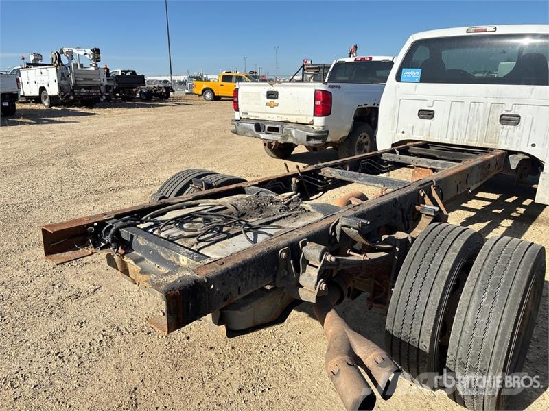 Ford F-550 XLT 4x4 Cab and Chassis (Inoperable) Kabine i unutrašnjost