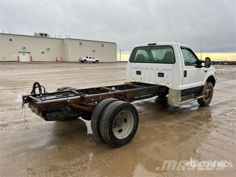 Ford F-550 XLT 4x4 Cab and Chassis Kabine i unutrašnjost
