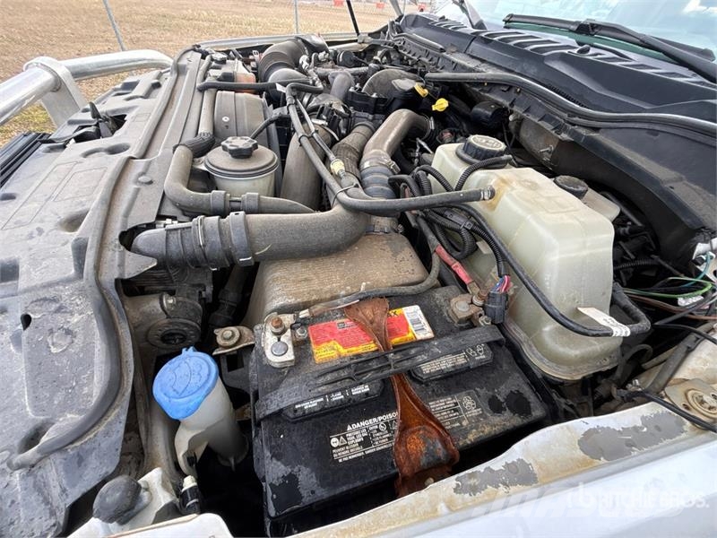 Ford F-550 XLT 4x4 Cab and Chassis (Inoperable) Cabins and interior