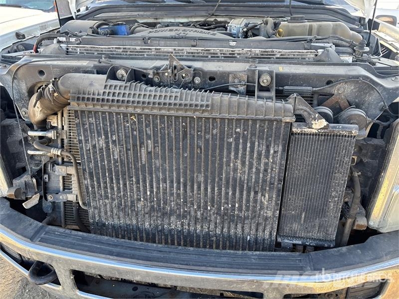 Ford F-550 XLT 4x4 Cab and Chassis (Inoperable) Kabine i unutrašnjost