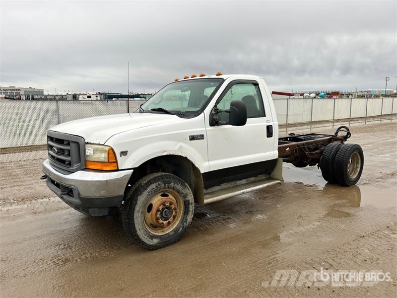 Ford F-550 XLT 4x4 Cab and Chassis Kabine i unutrašnjost