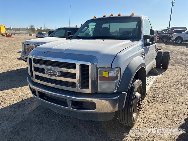 Ford F-550 XLT 4x4 Cab and Chassis (Inoperable) Kabine i unutrašnjost