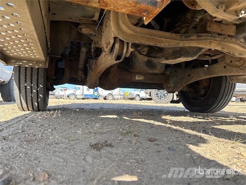 Ford F-550 XLT 4x4 Cab and Chassis (Inoperable) Kabine i unutrašnjost