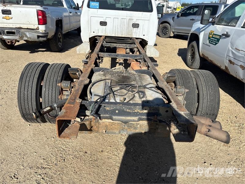 Ford F-550 XLT 4x4 Cab and Chassis (Inoperable) Kabine i unutrašnjost