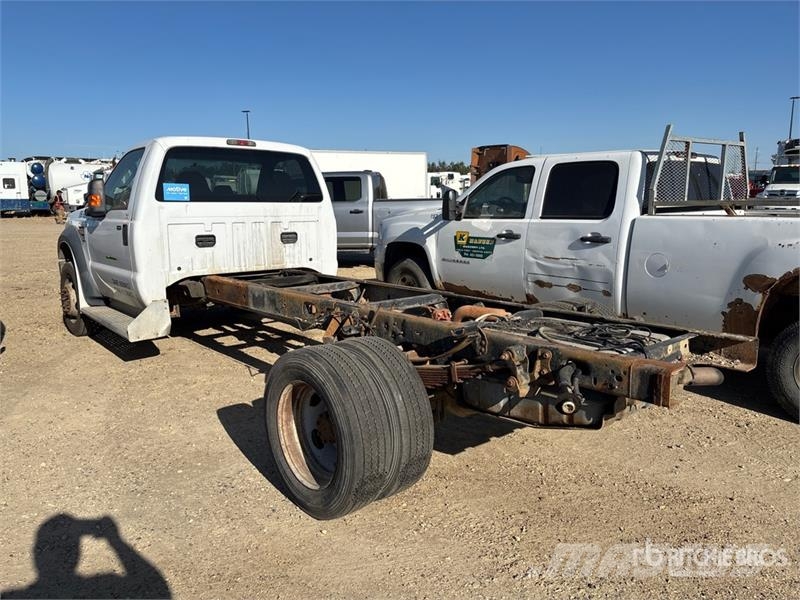Ford F-550 XLT 4x4 Cab and Chassis (Inoperable) Kabine i unutrašnjost