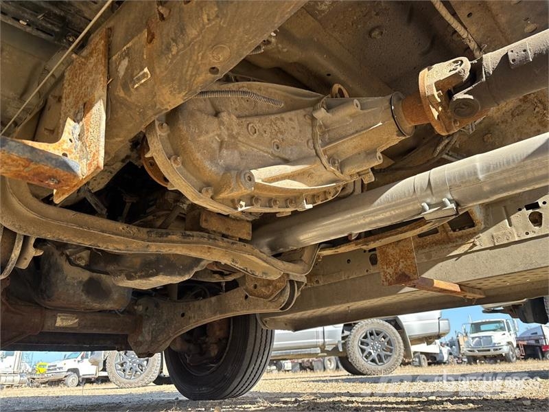 Ford F-550 XLT 4x4 Cab and Chassis (Inoperable) Kabine i unutrašnjost