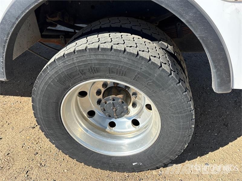 Ford F-550 XLT 4x4 Crew Cab Service Truck Municipal / general purpose vehicles