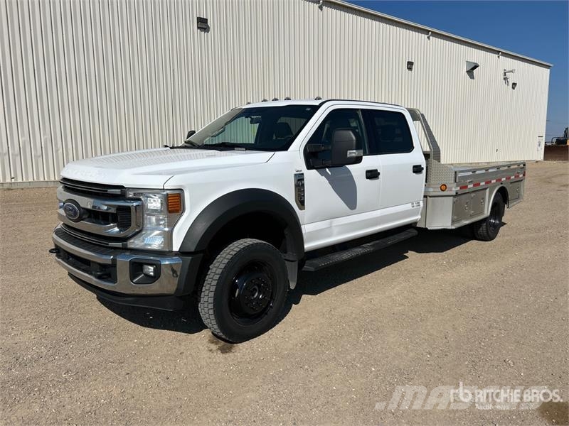 Ford F-550 XLT 4x4 Crew Cab Flatbed Truck 플랫베드/드롭사이드 트럭