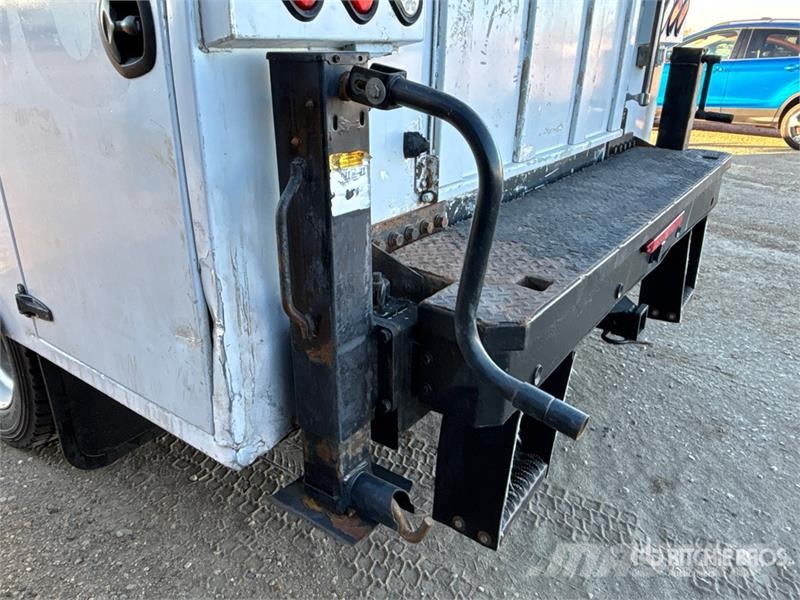 Ford F-550 XLT 4x4 Crew Cab Service Truck Camions et véhicules municipaux