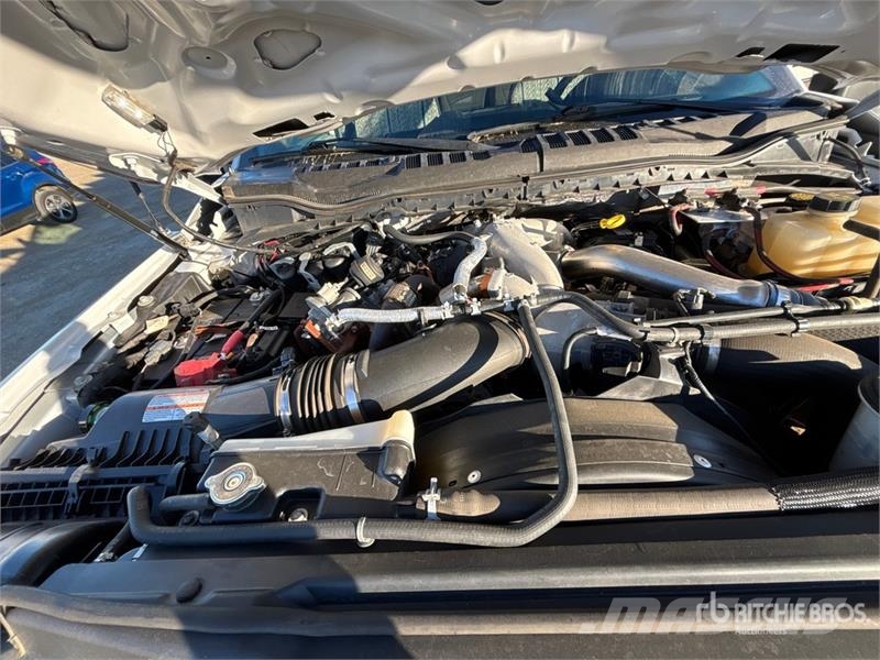 Ford F-550 XLT 4x4 Crew Cab Service Truck Camions et véhicules municipaux