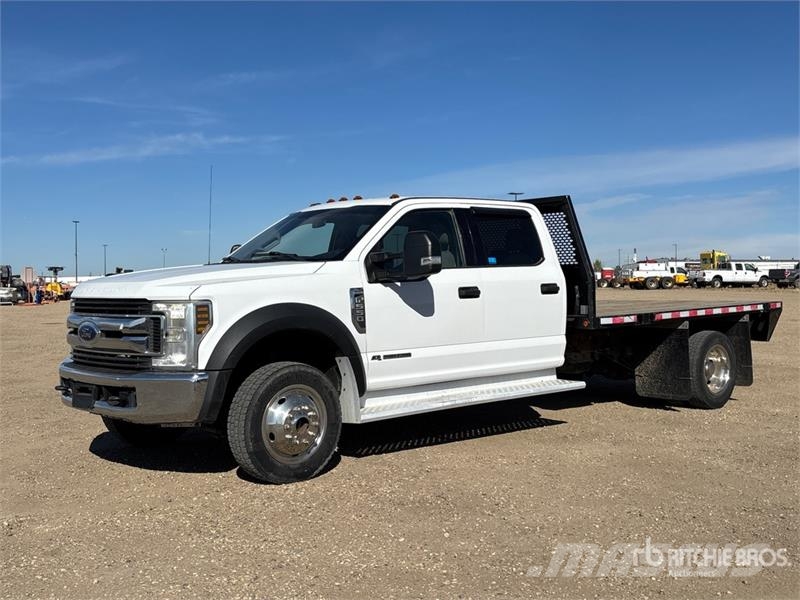 Ford F-550 XLT 4x4 Crew Cab Flatbed Truck Lastbil med lad/Flatbed