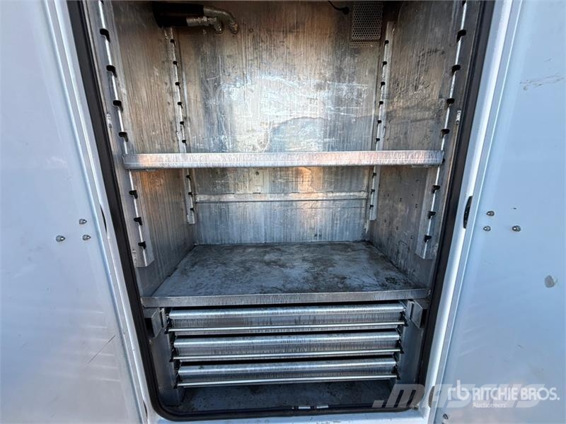 Ford F-550 XLT 4x4 Crew Cab Service Truck Camions et véhicules municipaux