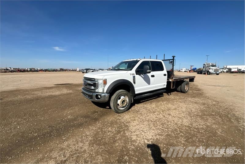 Ford F-550 XLT 4x4 Crew Cab Flatbed Truck Lastbil med lad/Flatbed