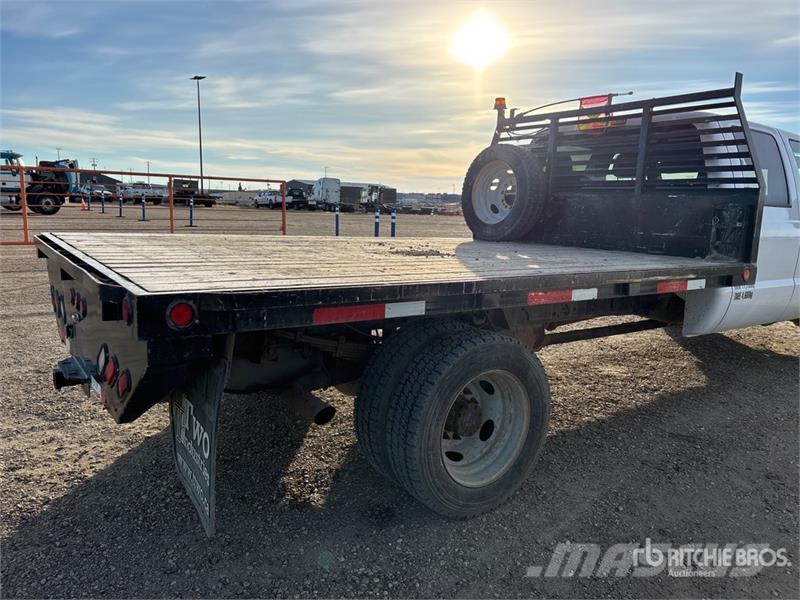 Ford F-550 XLT 4x4 Crew Cab Flatbed Truck Kamioni sa otvorenim sandukom