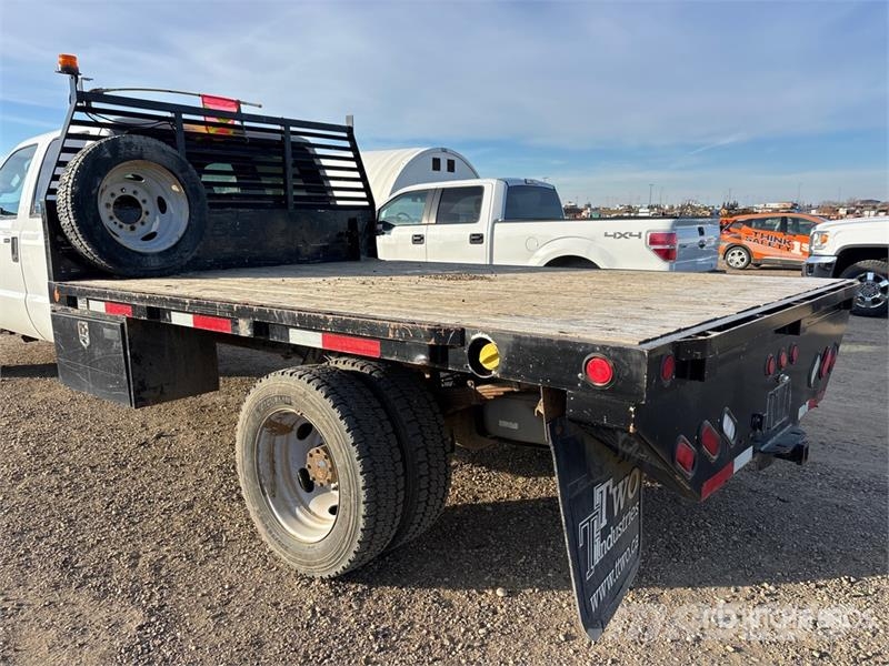 Ford F-550 XLT 4x4 Crew Cab Flatbed Truck Kamioni sa otvorenim sandukom