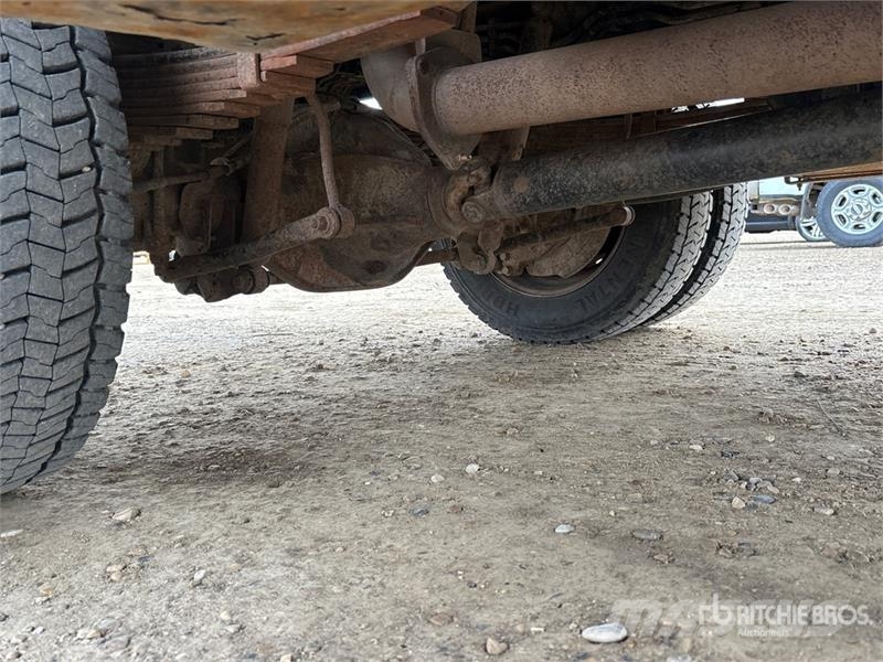 Ford F-550 XLT 4x4 Crew Cab Flatbed Truck Kamioni sa otvorenim sandukom